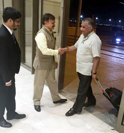 Union Minister of State for External Affairs V. K. Singh being received by Indian Ambassodar Ahmad Javed in Jeddah