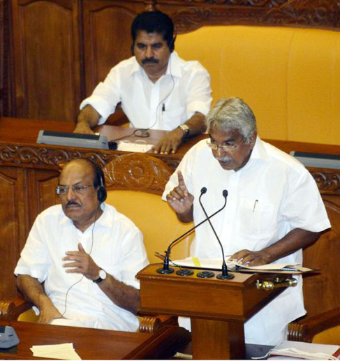 Chief Minister Oommen Chandy presenting Budget for 2016-17 on Friday